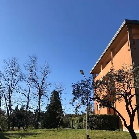 Casabuca8 Pineta-vista Sul Golf-tranquillo-verde-balcone-lussuoso E Spazioso-renovato Apartman Arenzano