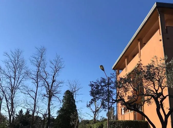 Casabuca8 Pineta-vista Sul Golf-tranquillo-verde-balcone-lussuoso E Spazioso-renovato Lägenhet Arenzano